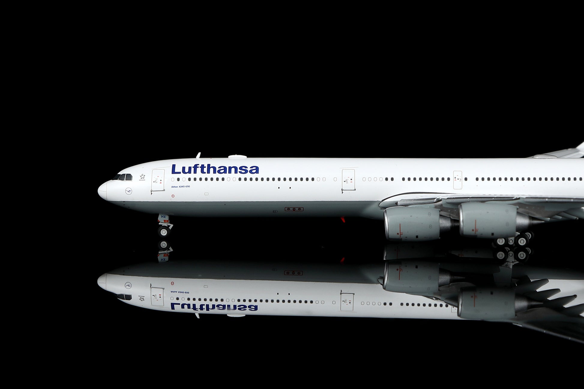 Lufthansa A340-600 Reg. D-AIHX Flap-down image 15