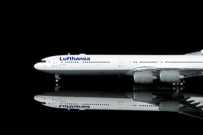 Lufthansa A340-600 Reg. D-AIHX Flap-down image 15