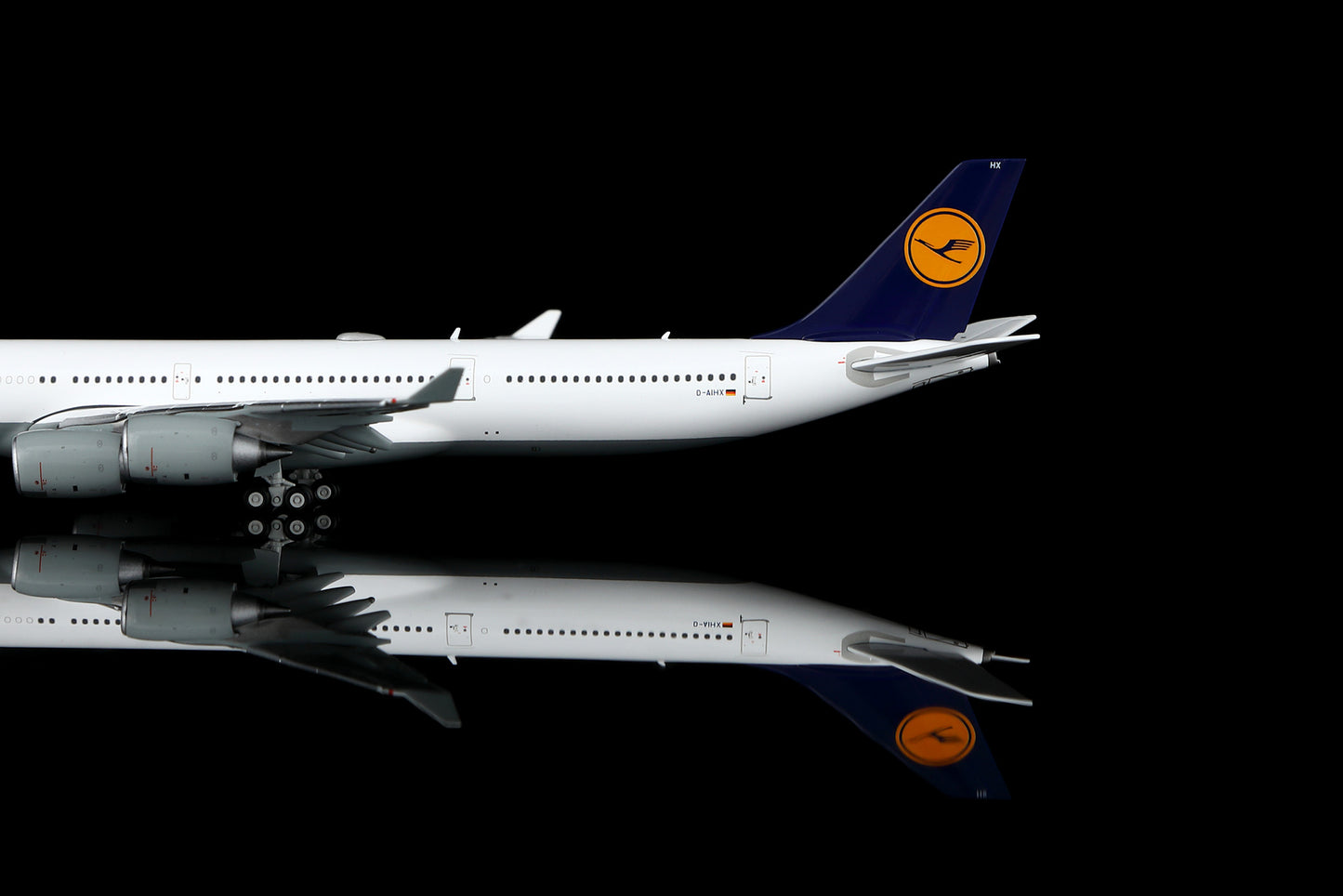 Lufthansa A340-600 Reg. D-AIHX Flap-down image 16