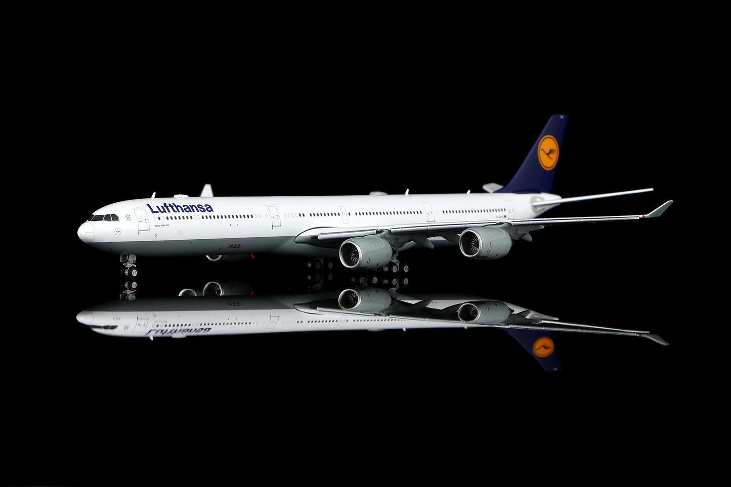 Lufthansa A340-600 Reg. D-AIHX Flap-down image 17