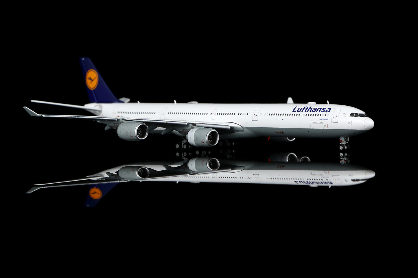 Lufthansa A340-600 Reg. D-AIHX Flap-down image 18