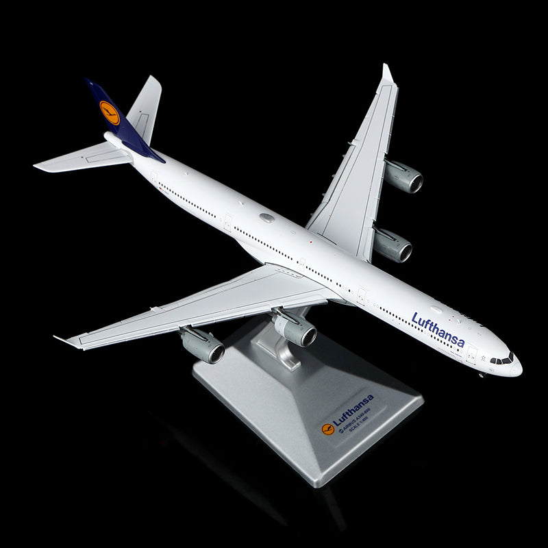 Lufthansa A340-600 Reg. D-AIHX Flap-down image 2