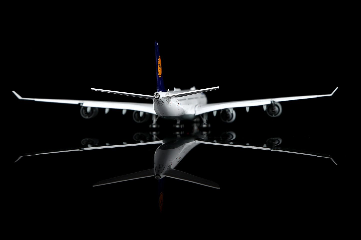 Lufthansa A340-600 Reg. D-AIHX Flap-down image 20