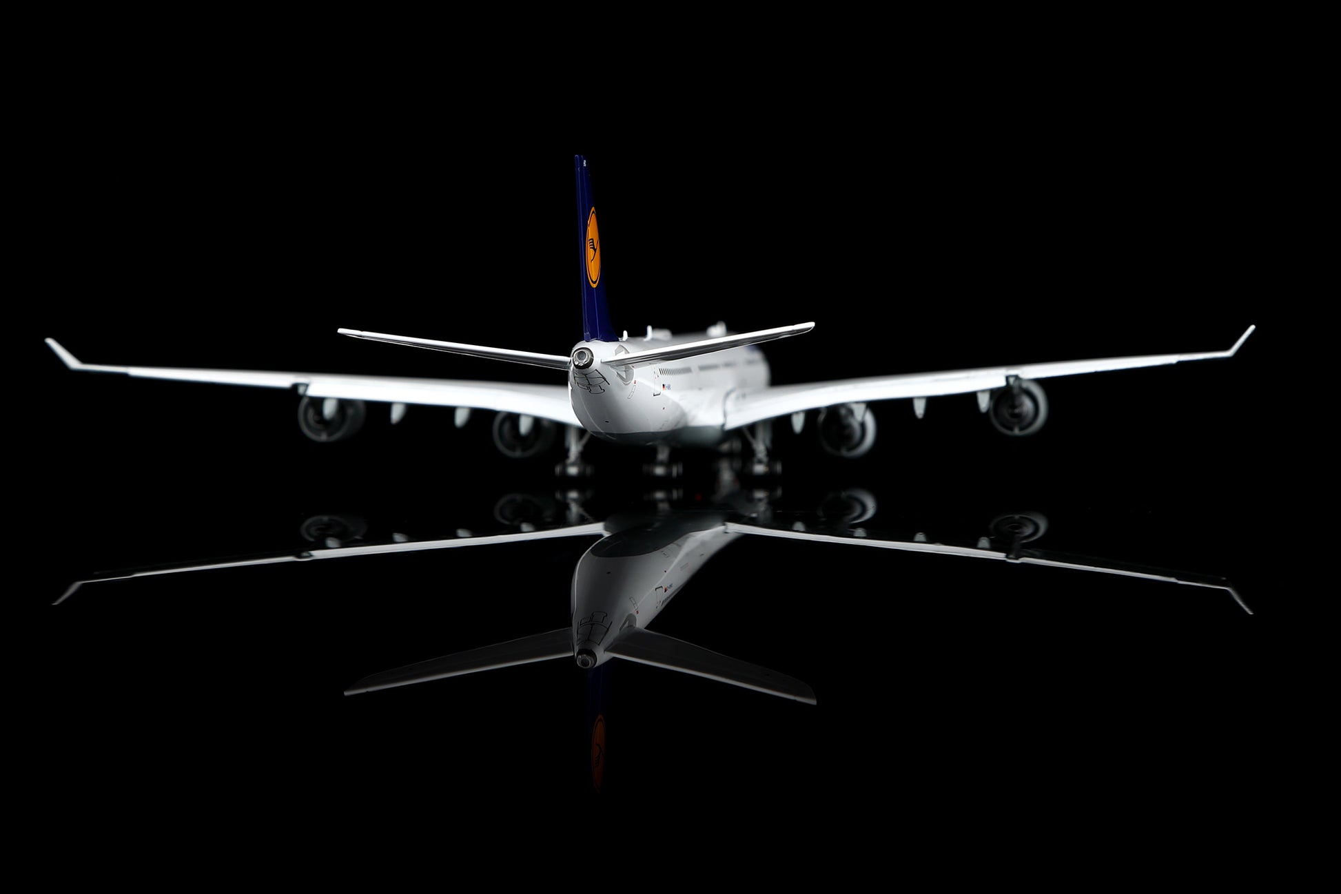 Lufthansa A340-600 Reg. D-AIHX Flap-down image 20