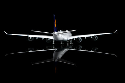 Lufthansa A340-600 Reg. D-AIHX Flap-down image 20