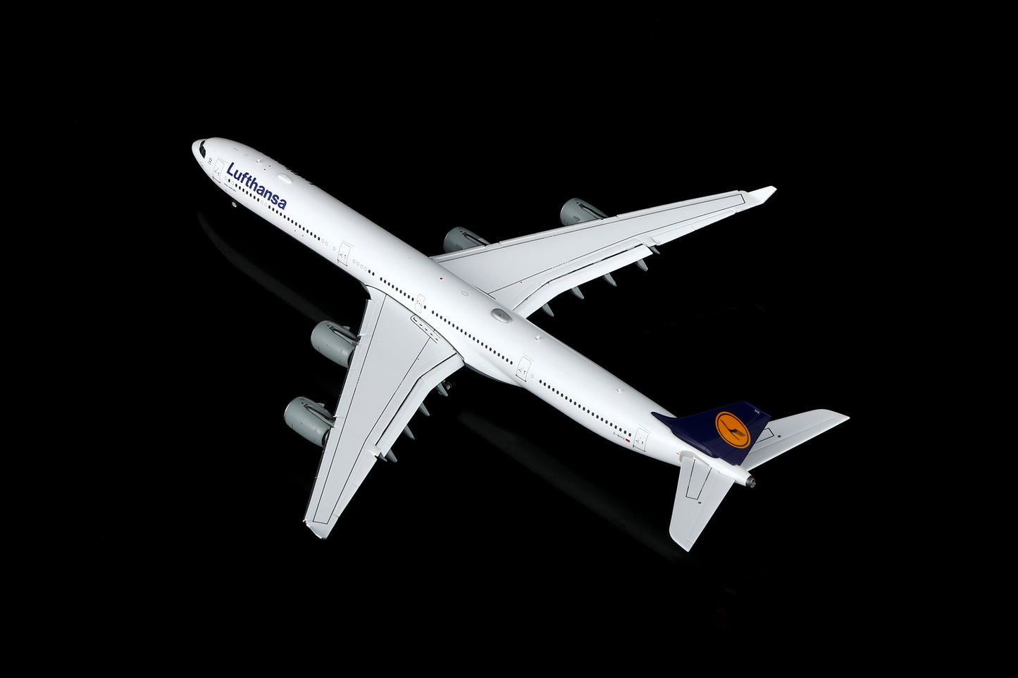 Lufthansa A340-600 Reg. D-AIHX Flap-down image 21