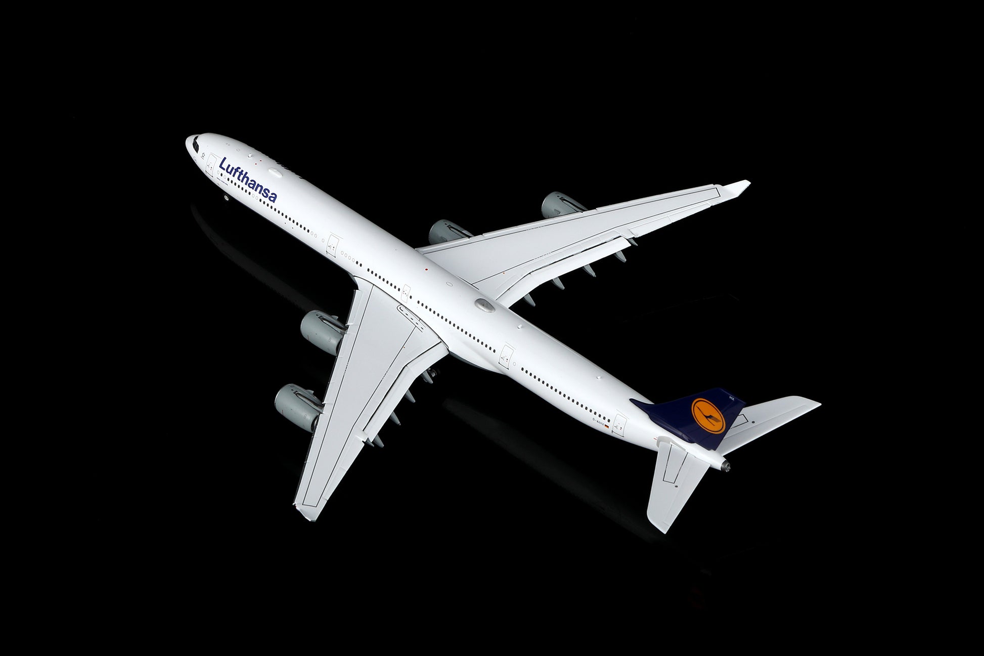 Lufthansa A340-600 Reg. D-AIHX Flap-down image 21
