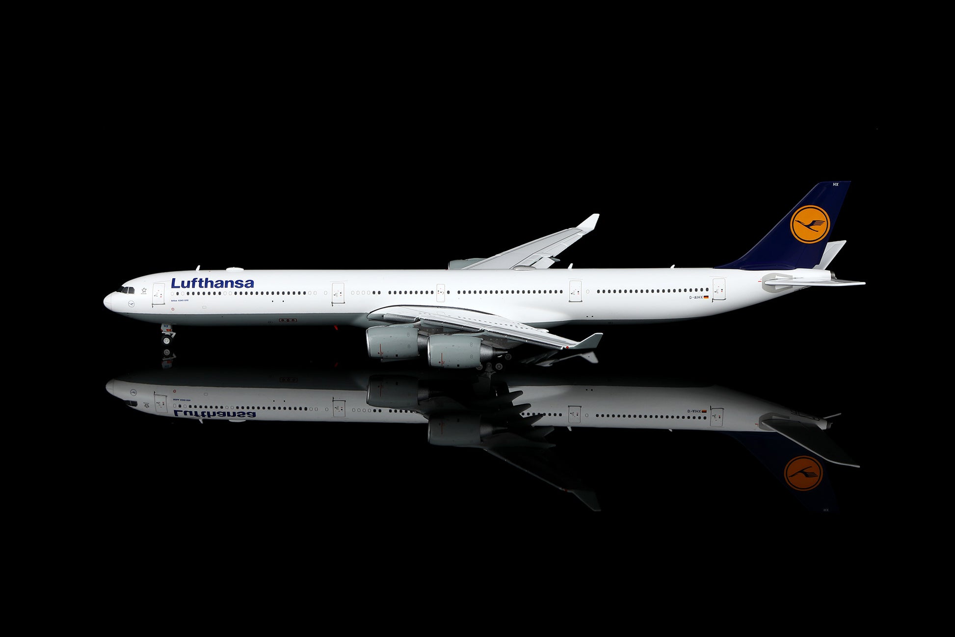 Lufthansa A340-600 Reg. D-AIHX Flap-down image 24