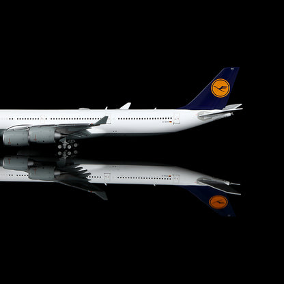 Lufthansa A340-600 Reg. D-AIHX Flap-down image 4