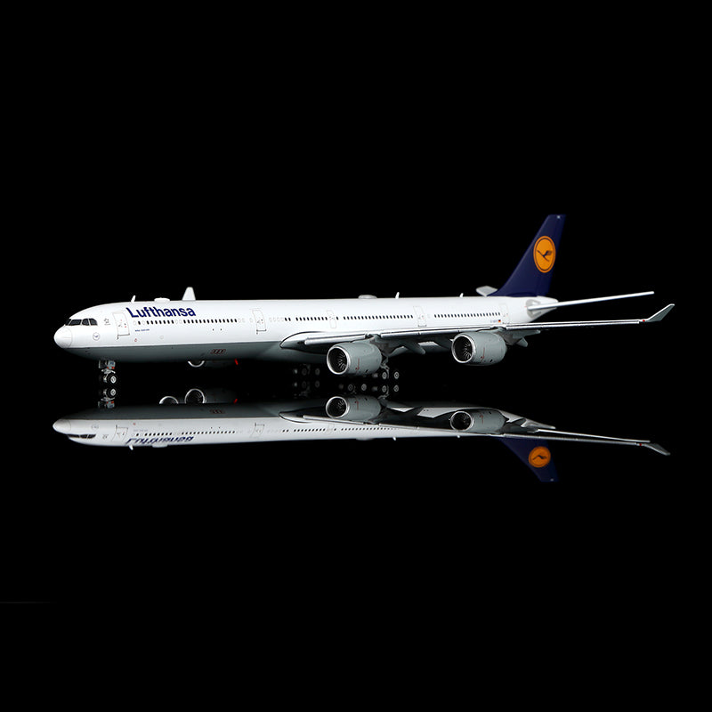 Lufthansa A340-600 Reg. D-AIHX Flap-down image 5