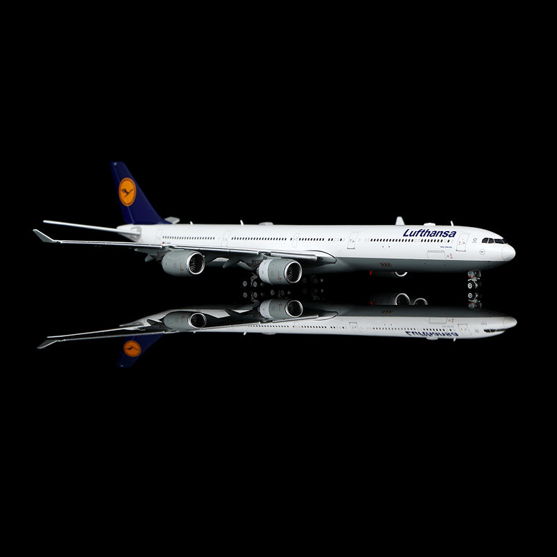 Lufthansa A340-600 Reg. D-AIHX Flap-down image 6