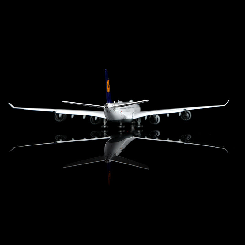 Lufthansa A340-600 Reg. D-AIHX Flap-down image 8