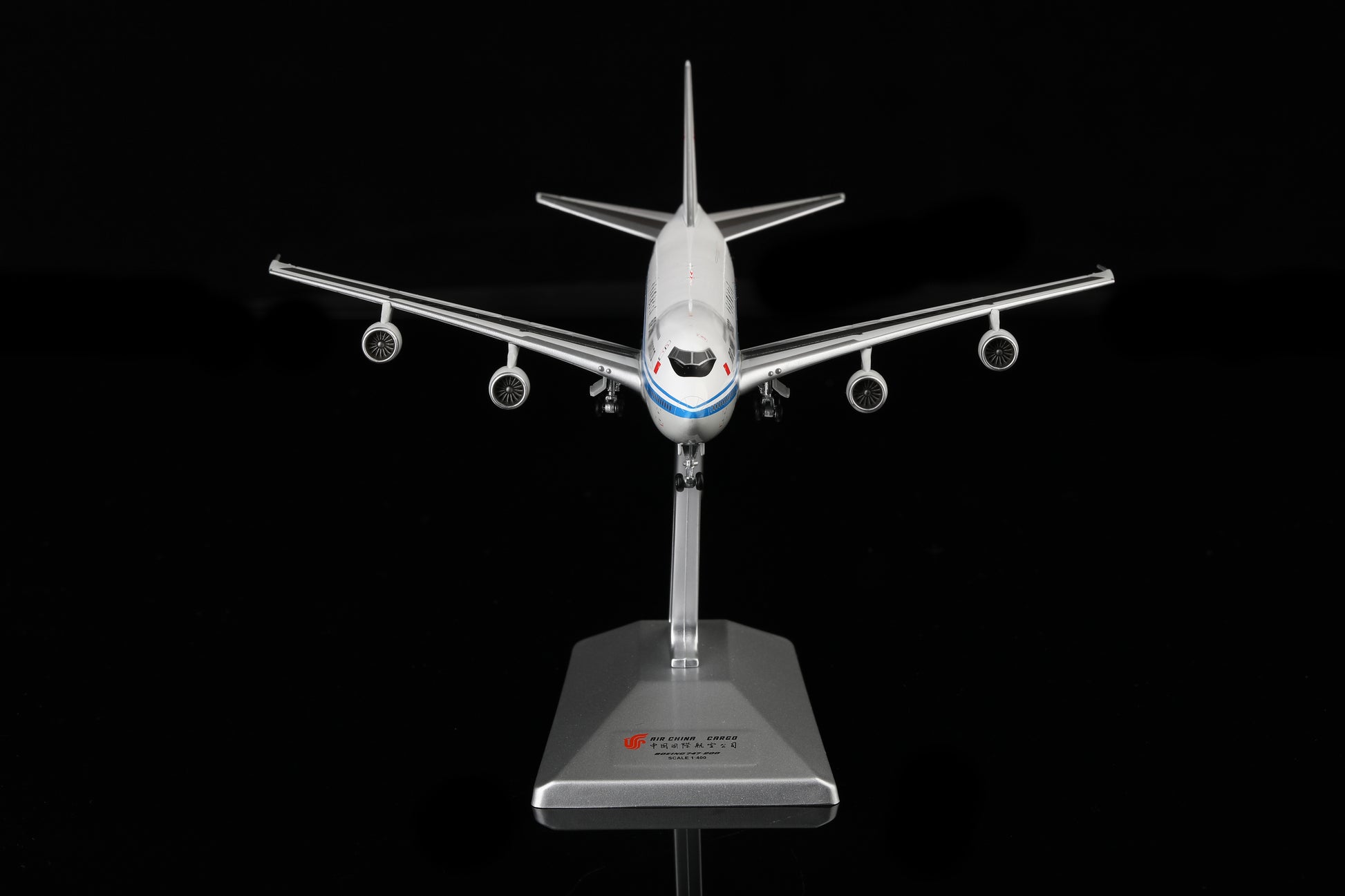 Air China Boeing 747-200 Reg. B-2450 image 8