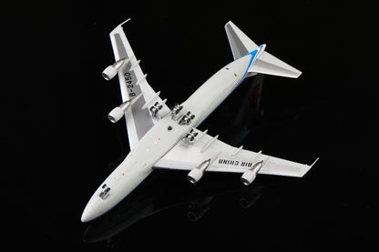 Air China Boeing 747-200 Reg. B-2450 image 9