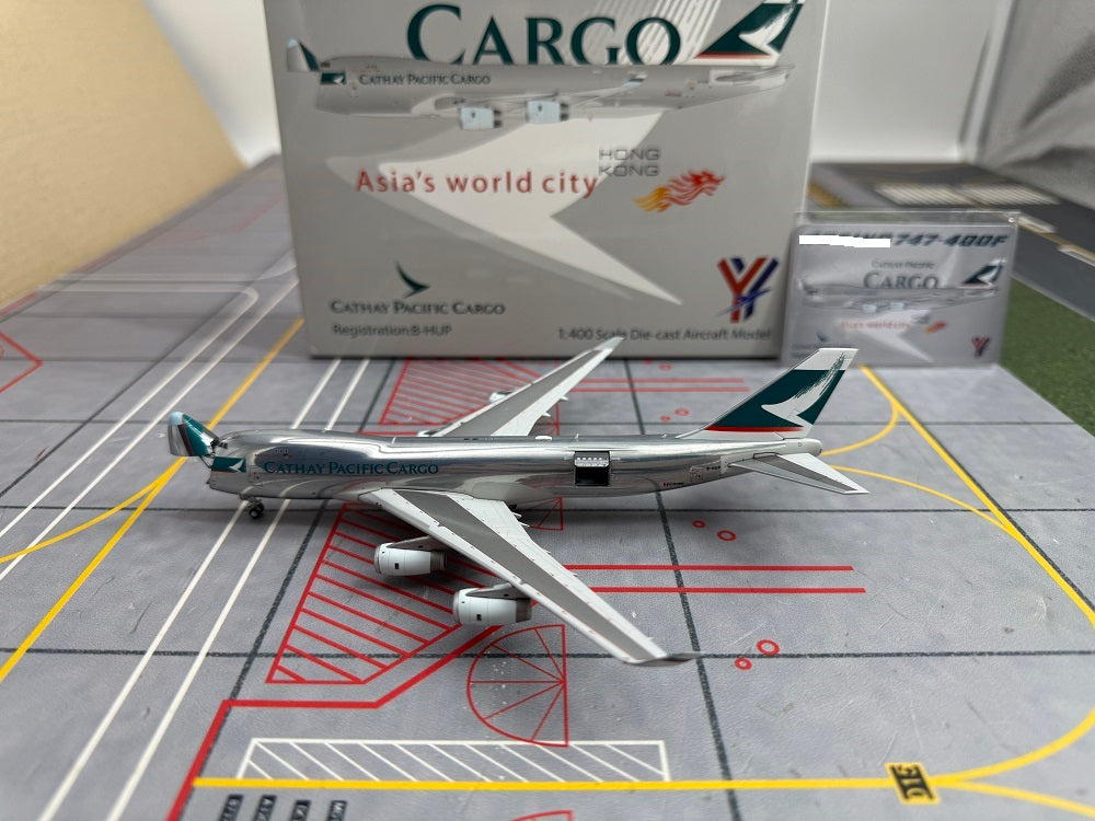 Cathay Pacific Boeing 747-400 Polished Reg. B-HUP image 10