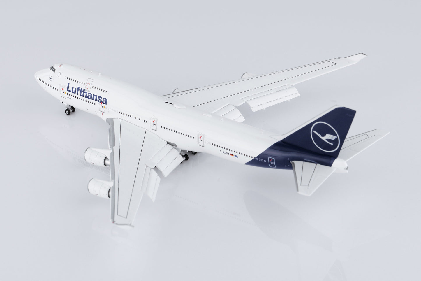 Lufthansa Boeing 747-400 D-ABVY Flap-down image 1