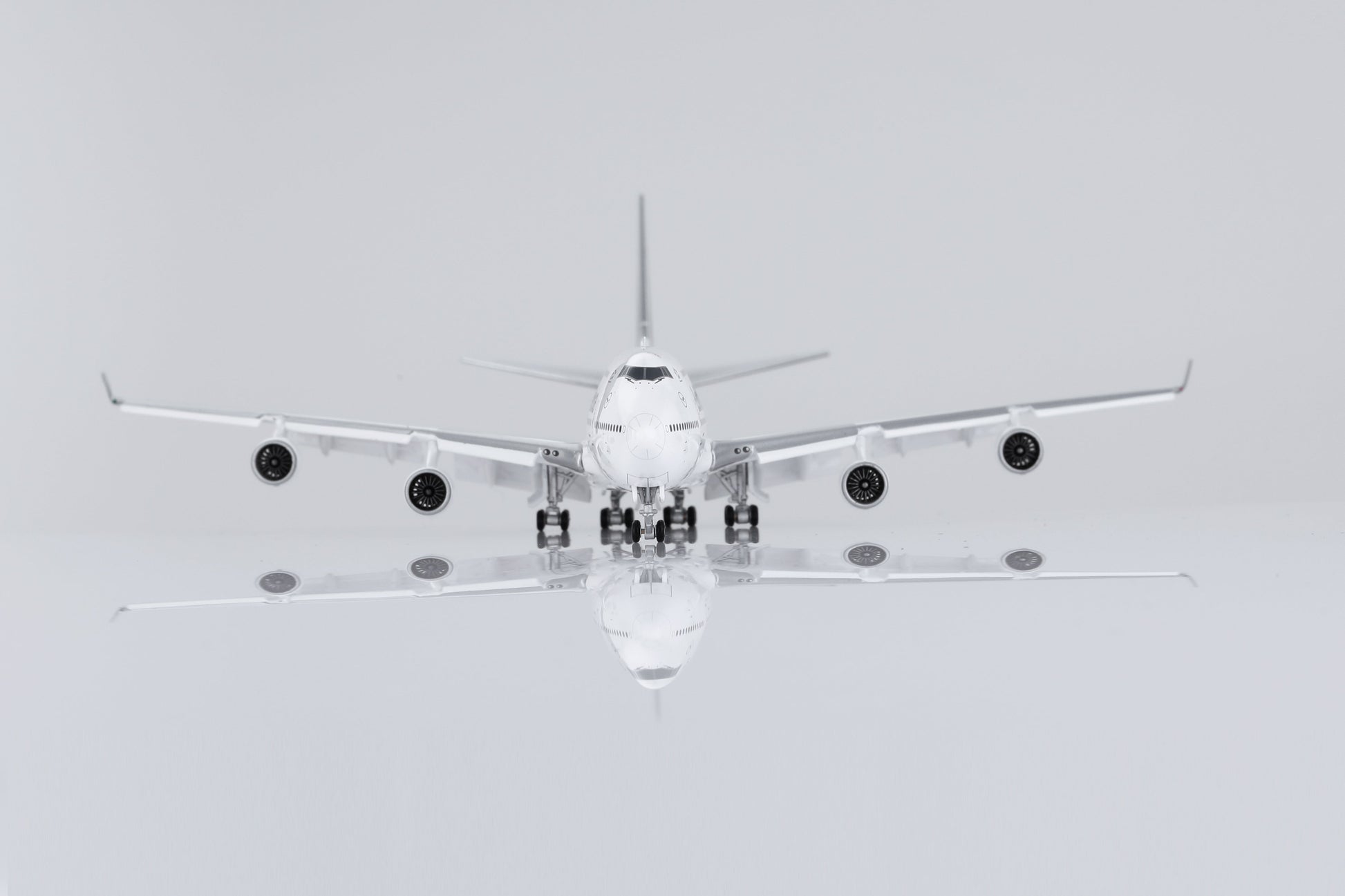 Lufthansa Boeing 747-400 D-ABVY Flap-down image 2