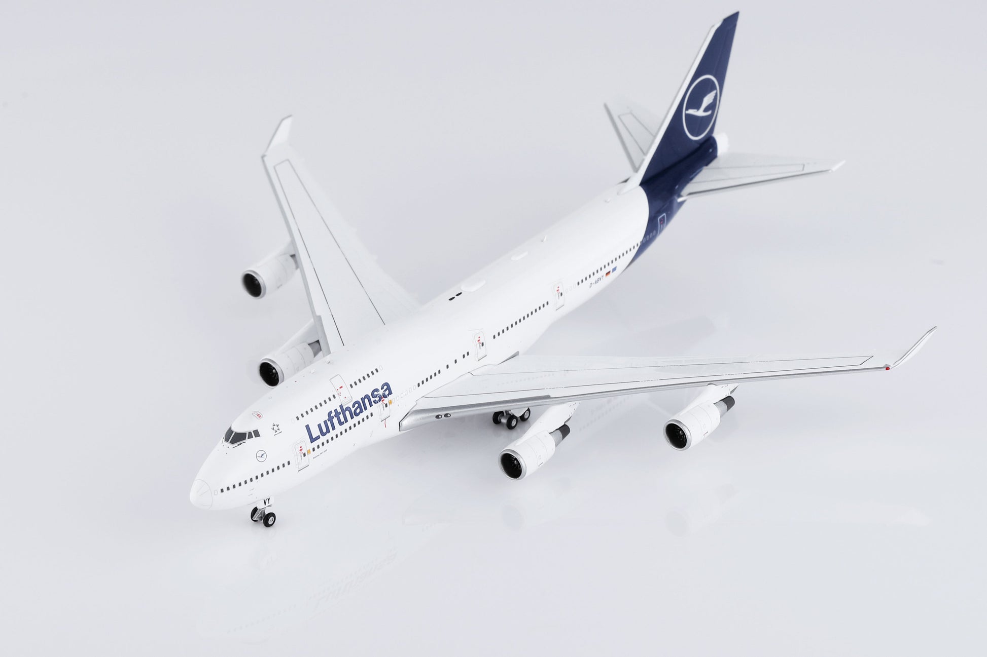 Lufthansa Boeing 747-400 D-ABVY Standard Version image 10