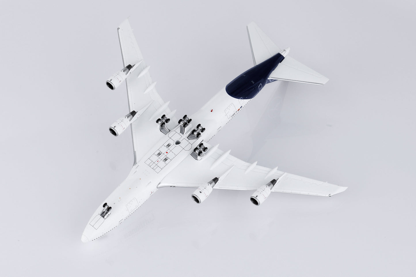 Lufthansa Boeing 747-400 D-ABVY Standard Version image 11