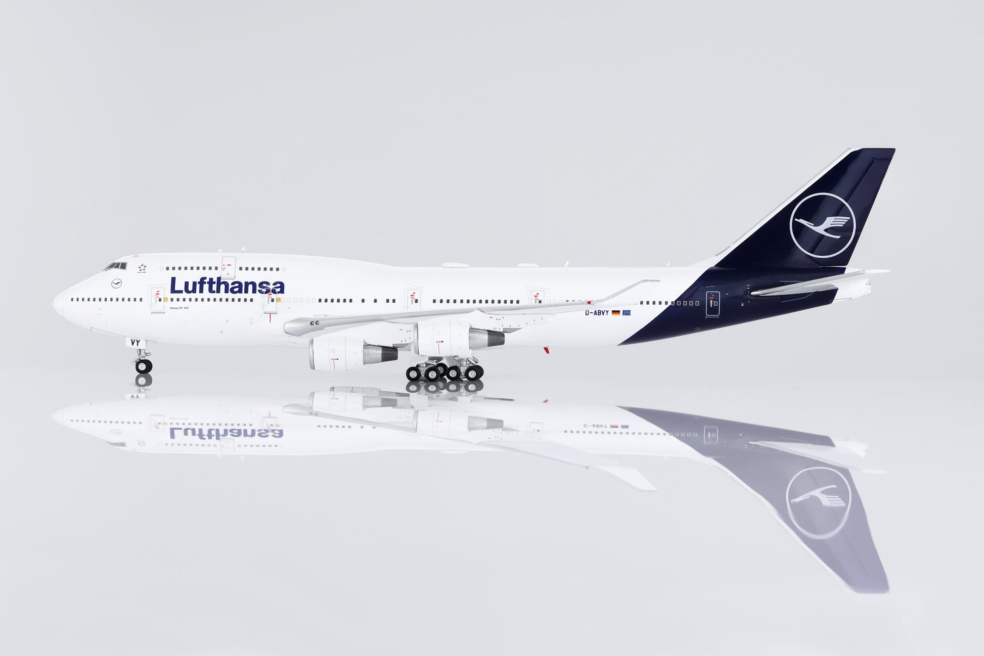 Lufthansa Boeing 747-400 D-ABVY Standard Version image 1