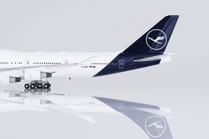 Lufthansa Boeing 747-400 D-ABVY Standard Version image 3
