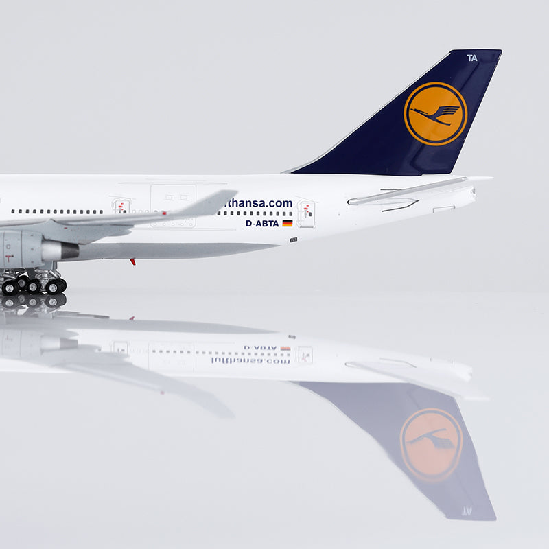 Lufthansa Boeing 747-400 Reg. D-ABTA image 2