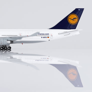 Lufthansa Boeing 747-400 Reg. D-ABTA image 2