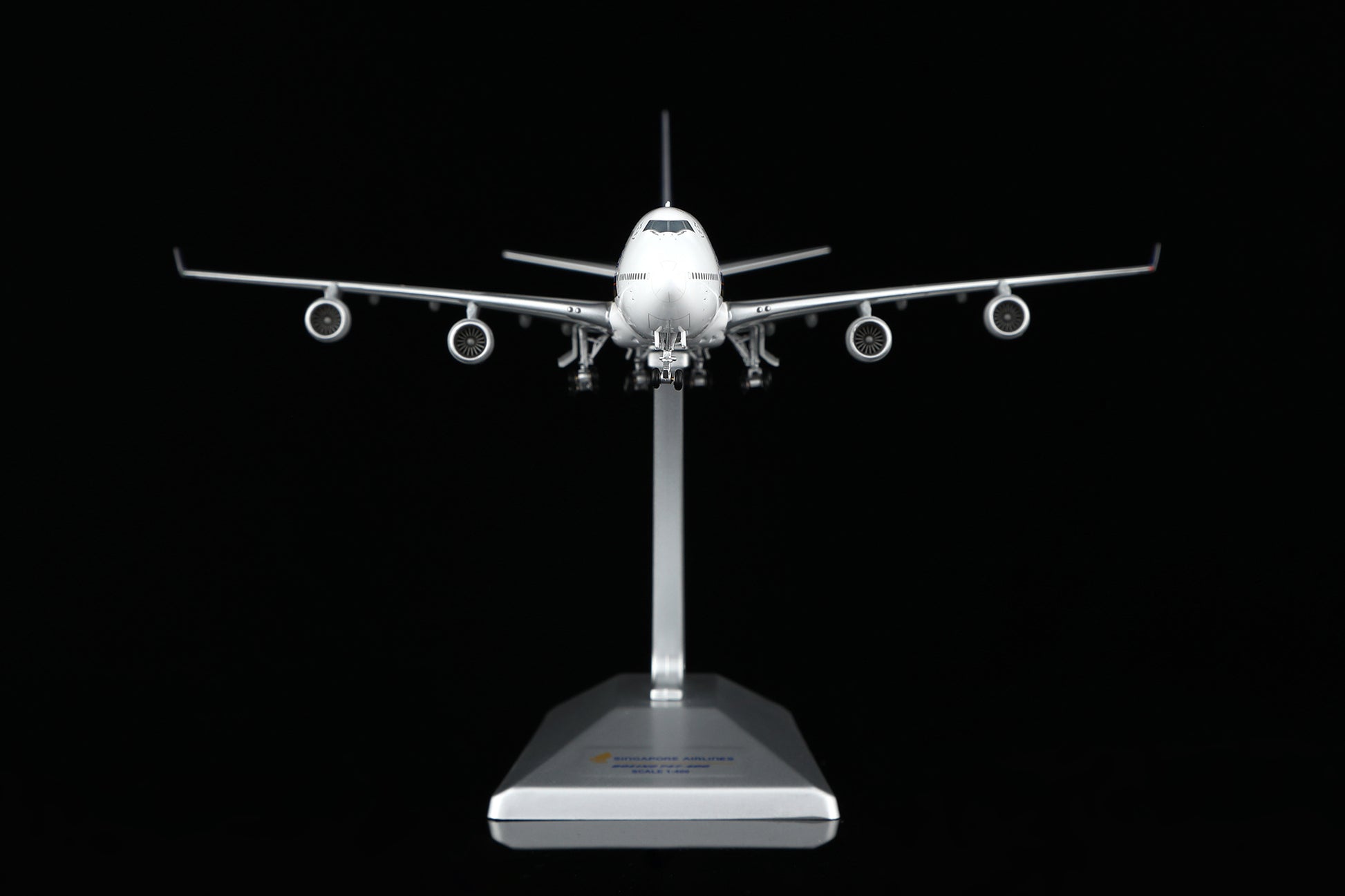 Singapore Boeing 747-400 Reg. 9V-SMU Standard Version image 11