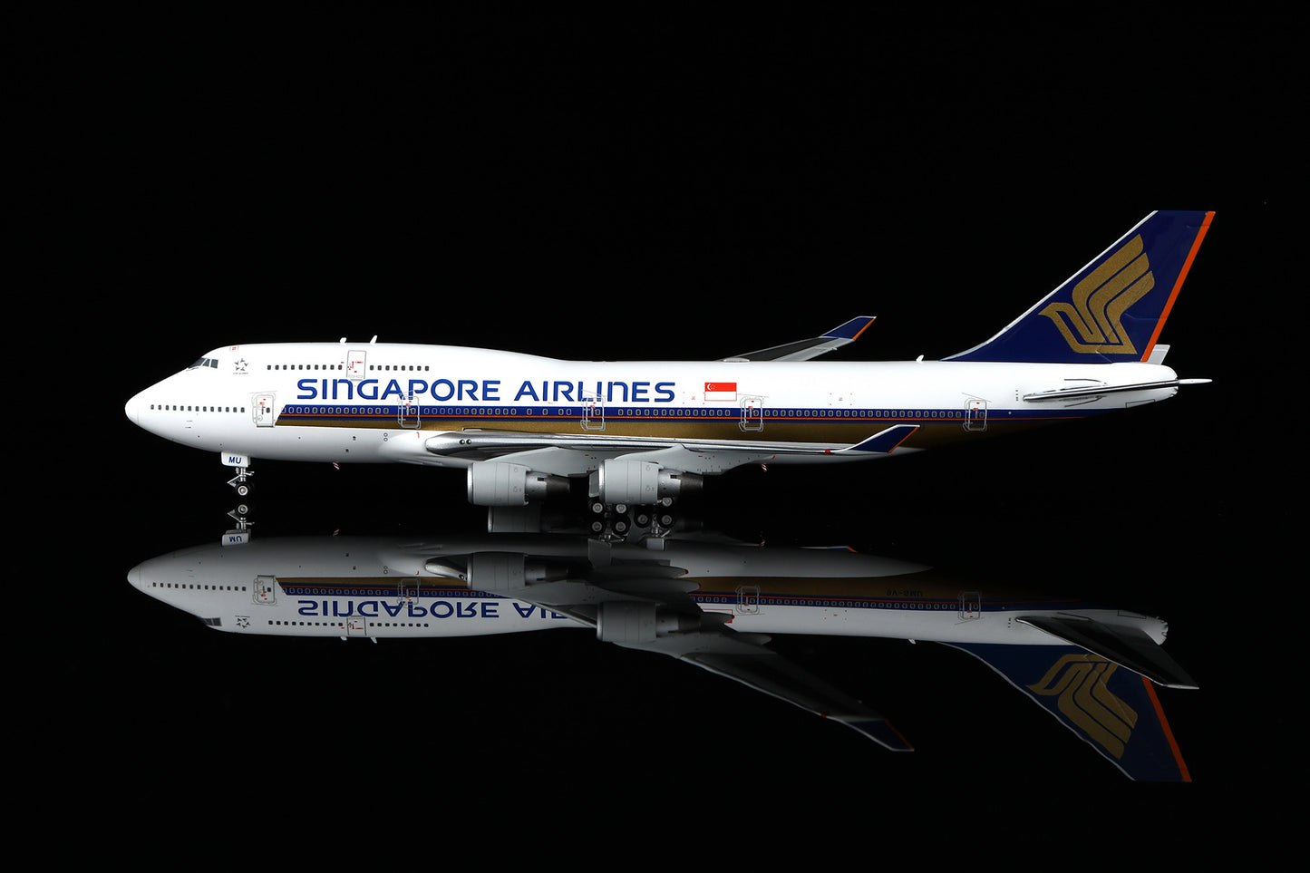 Singapore Boeing 747-400 Reg. 9V-SMU Standard Version image 13