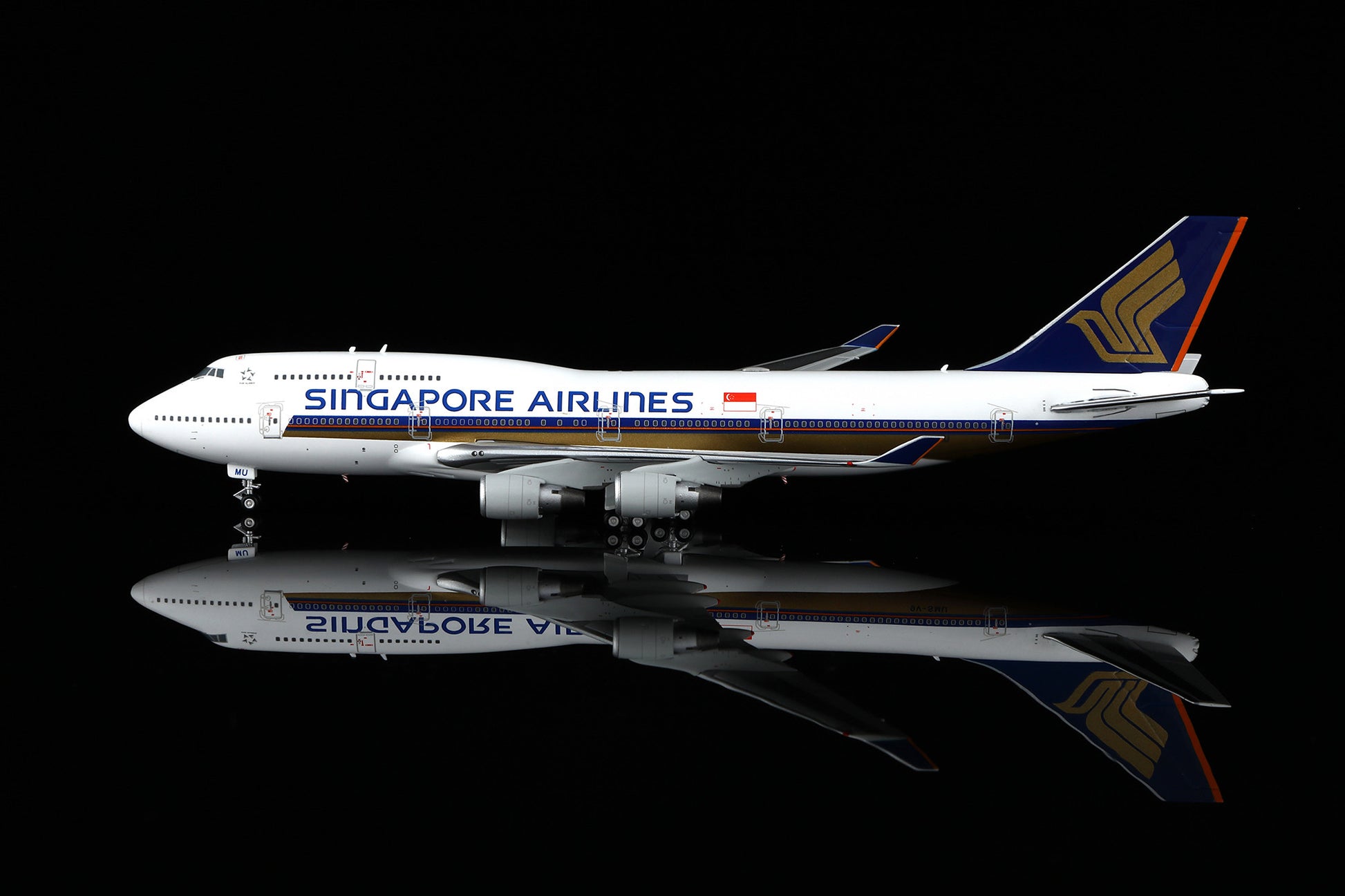 Singapore Boeing 747-400 Reg. 9V-SMU Standard Version image 13