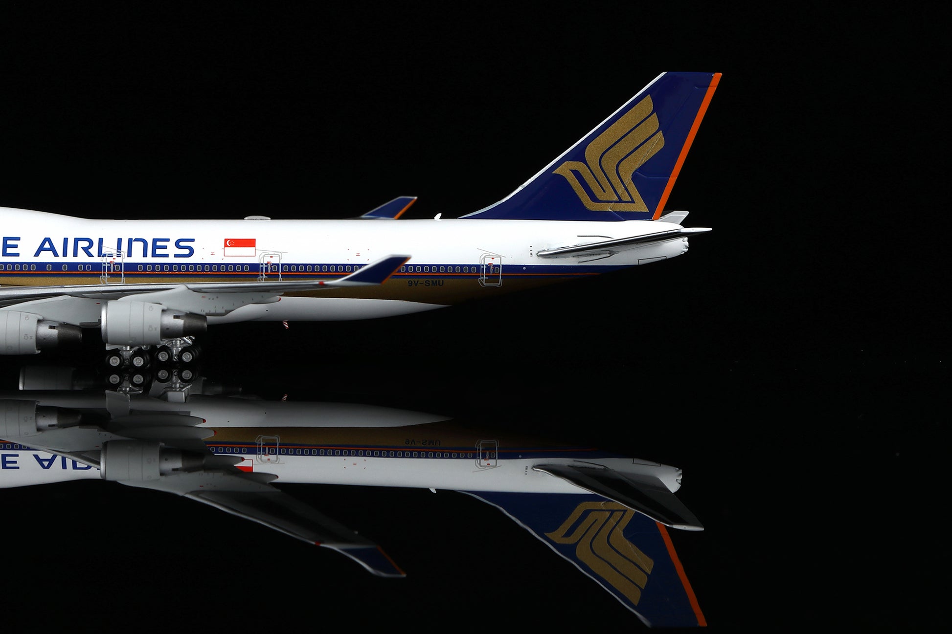 Singapore Boeing 747-400 Reg. 9V-SMU Standard Version image 3