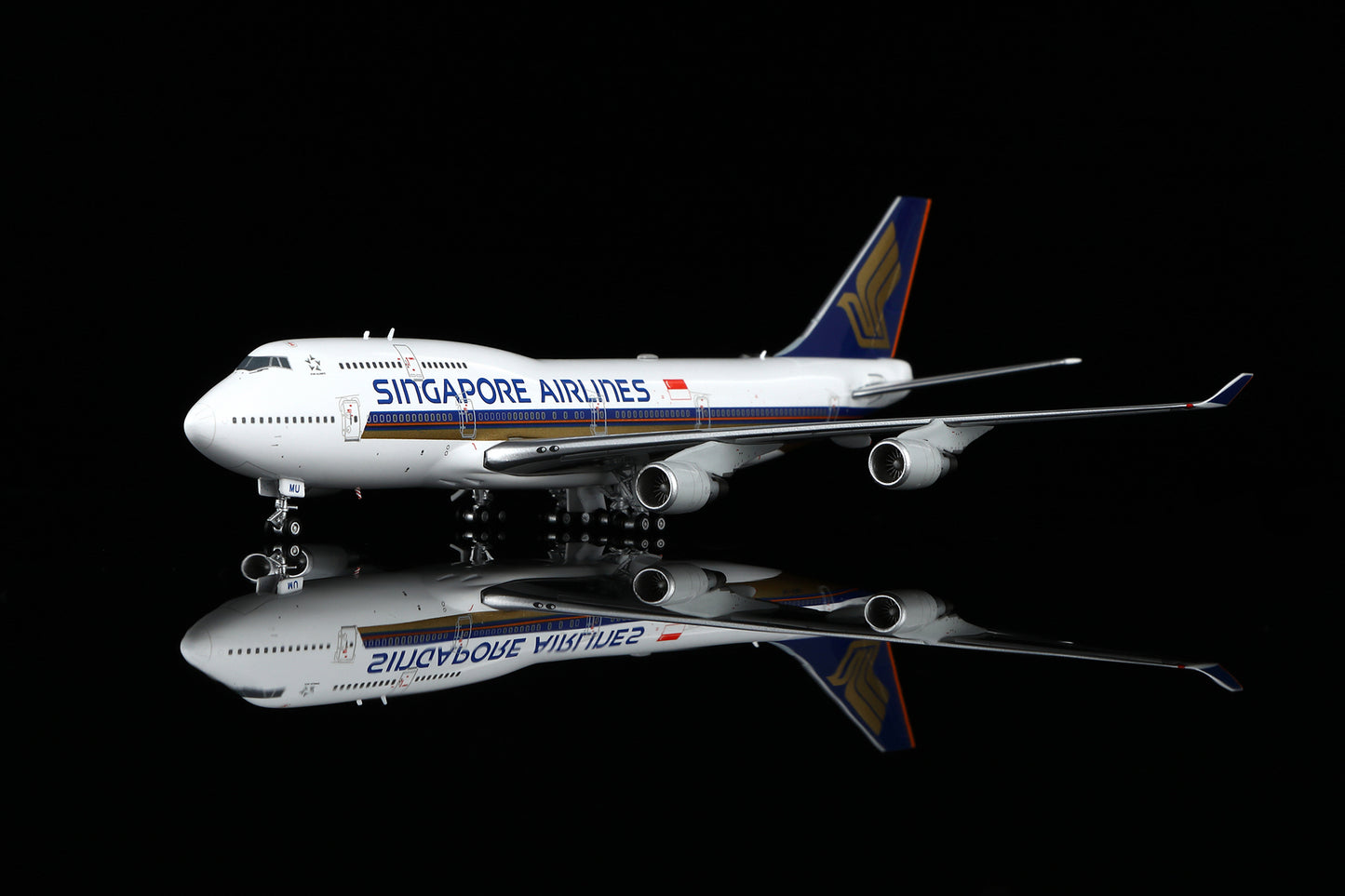 Singapore Boeing 747-400 Reg. 9V-SMU Standard Version image 4