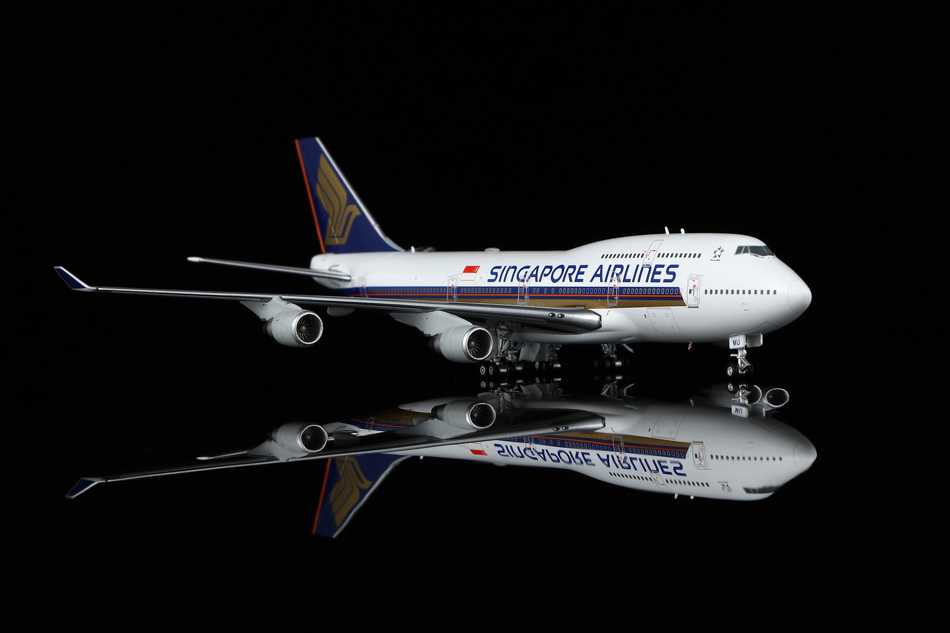 Singapore Boeing 747-400 Reg. 9V-SMU Standard Version image 5
