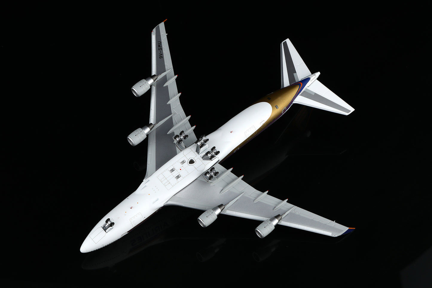 Singapore Boeing 747-400 Reg. 9V-SMU Standard Version image 9