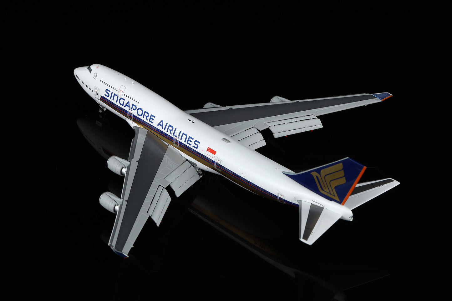 Singapore Boeing 747-400 Reg. 9V-SMU Flap-down image 2