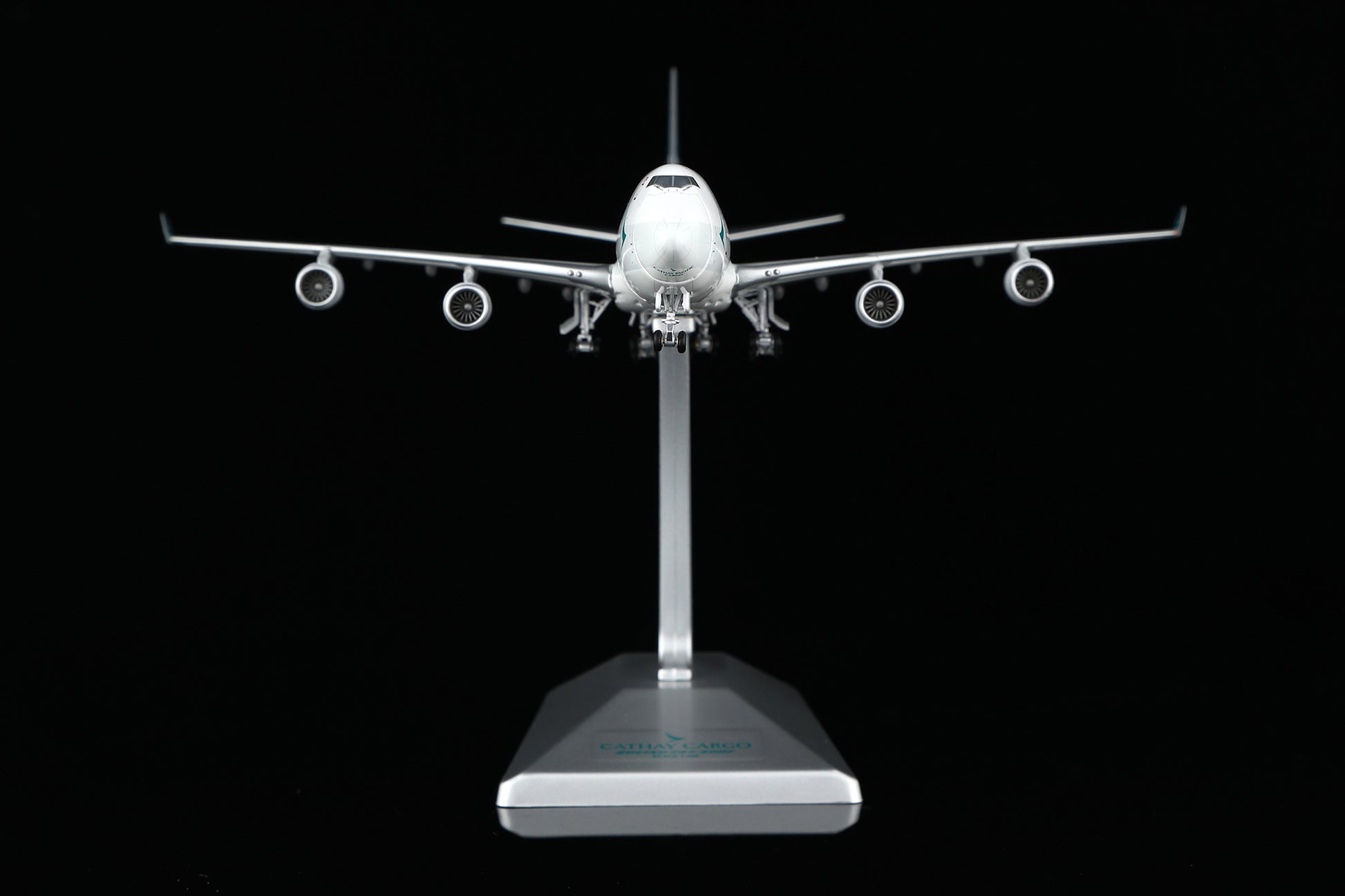Cathay Pacific Boeing 747-400F Reg. B-LIA Standard Version image 13
