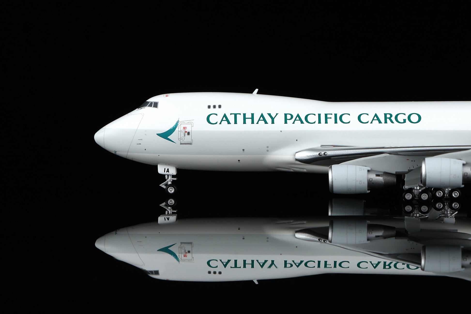 Cathay Pacific Boeing 747-400F Reg. B-LIA Standard Version image 2