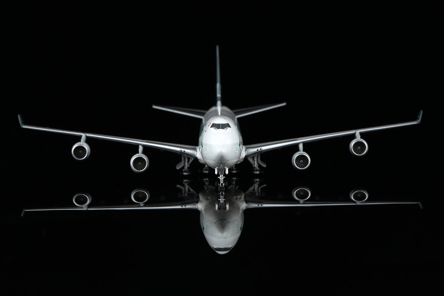 Cathay Pacific Boeing 747-400F Reg. B-LIA Standard Version image 6