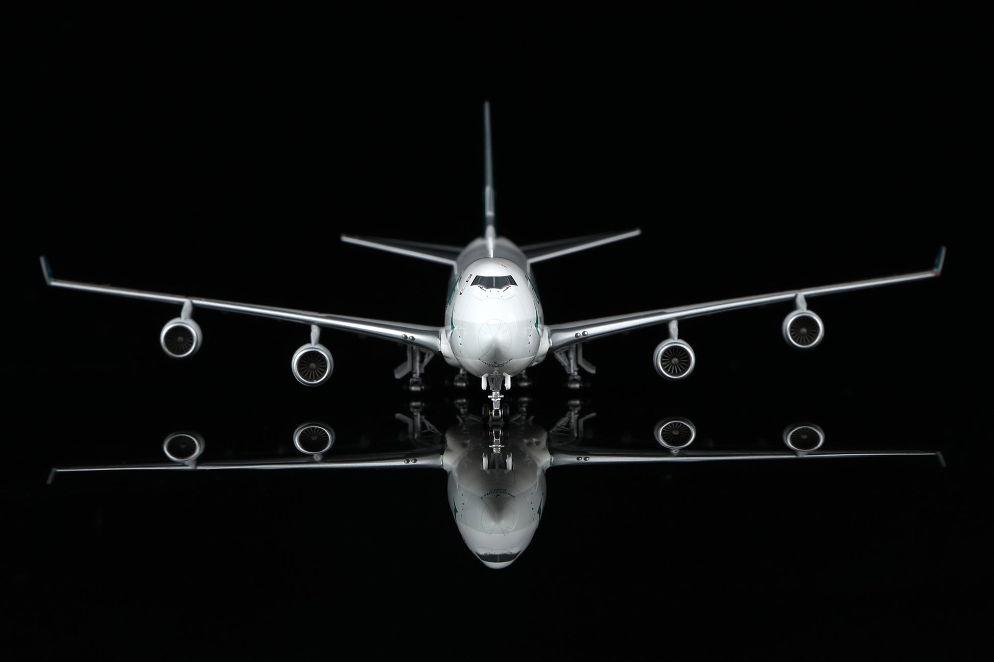 Cathay Pacific Boeing 747-400F Reg. B-LIA Standard Version image 6