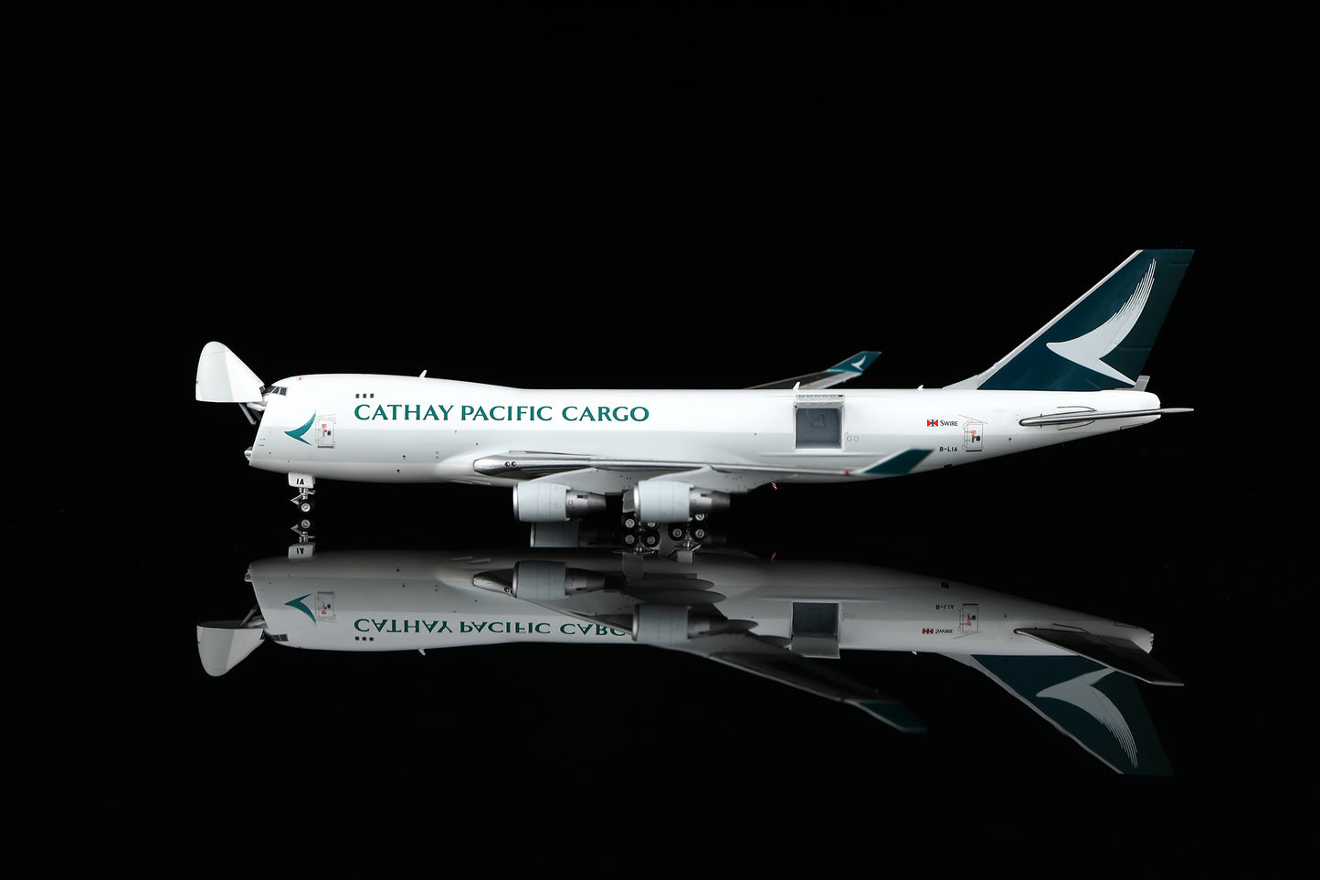 Cathay Pacific Boeing 747-400F Reg. B-LIA Interactive Version COVER