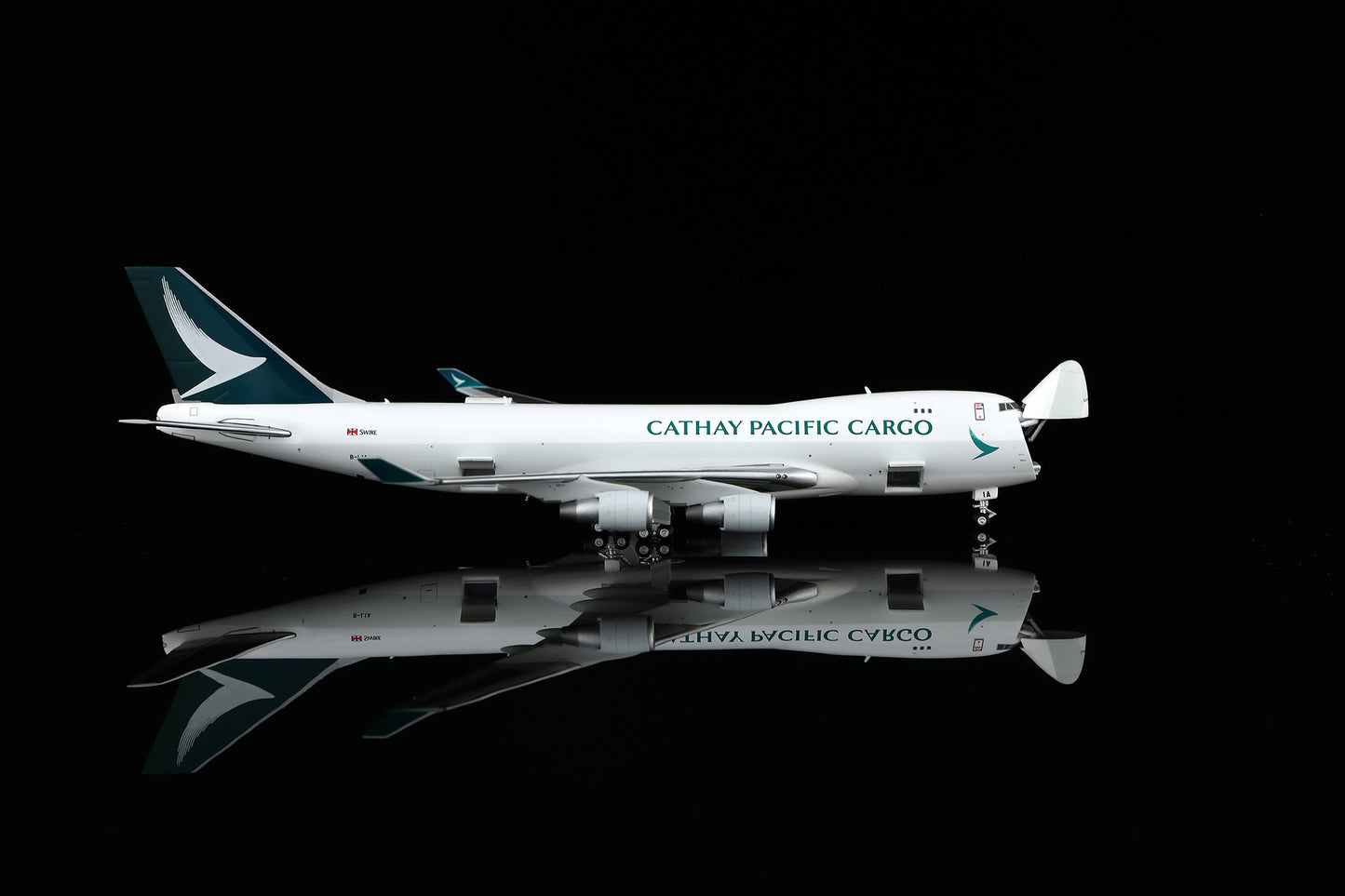 Cathay Pacific Boeing 747-400F Reg. B-LIA Interactive Version image 2