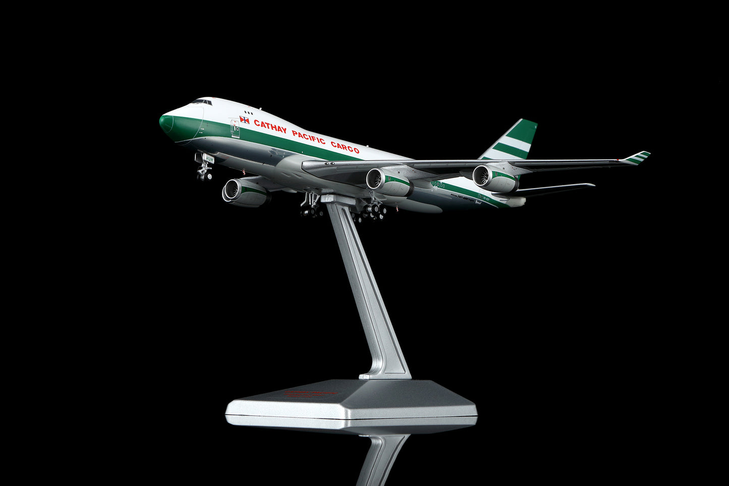 Cathay Pacific B747-400F VR-HUH Standard Version image 12