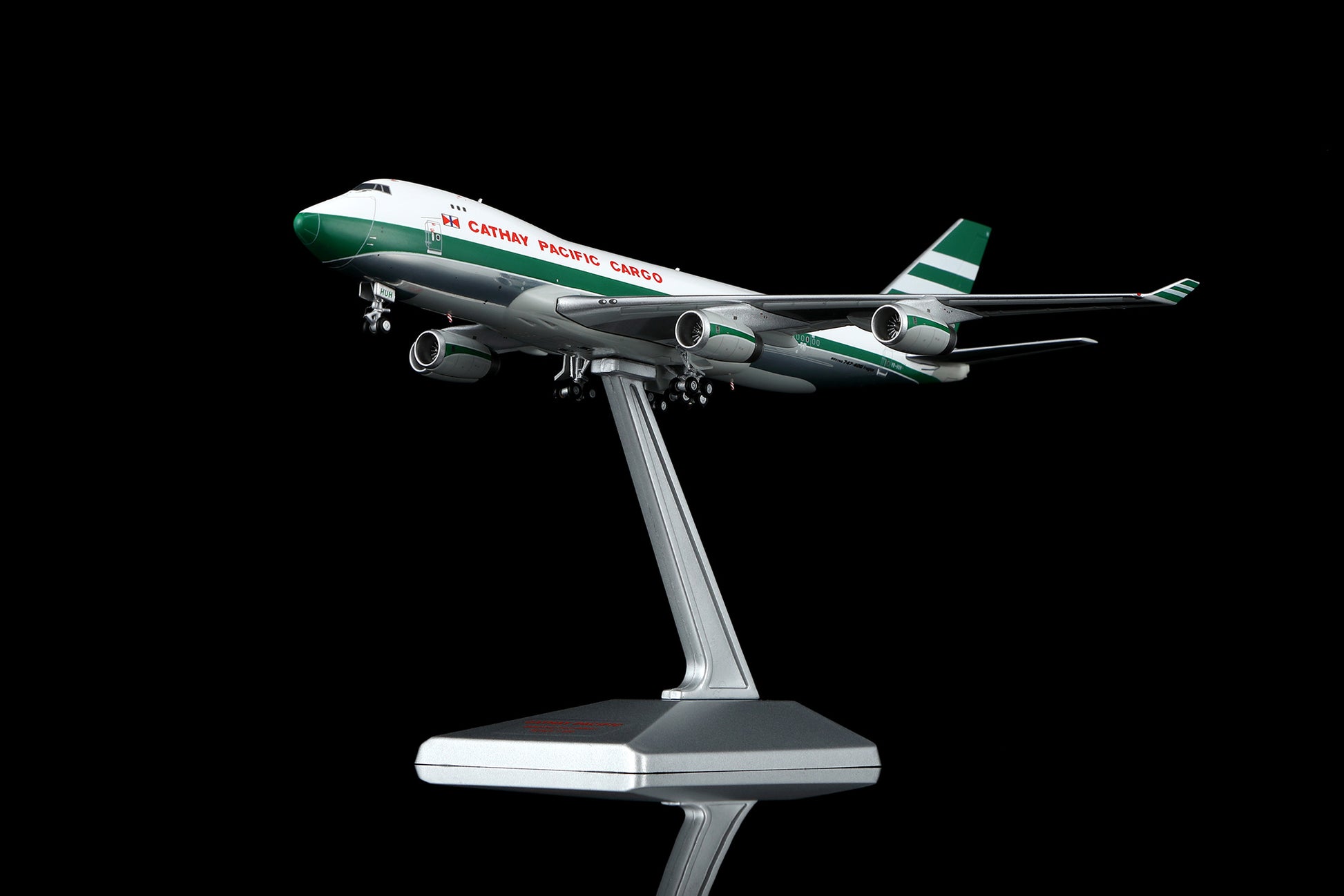 Cathay Pacific B747-400F VR-HUH Standard Version image 12