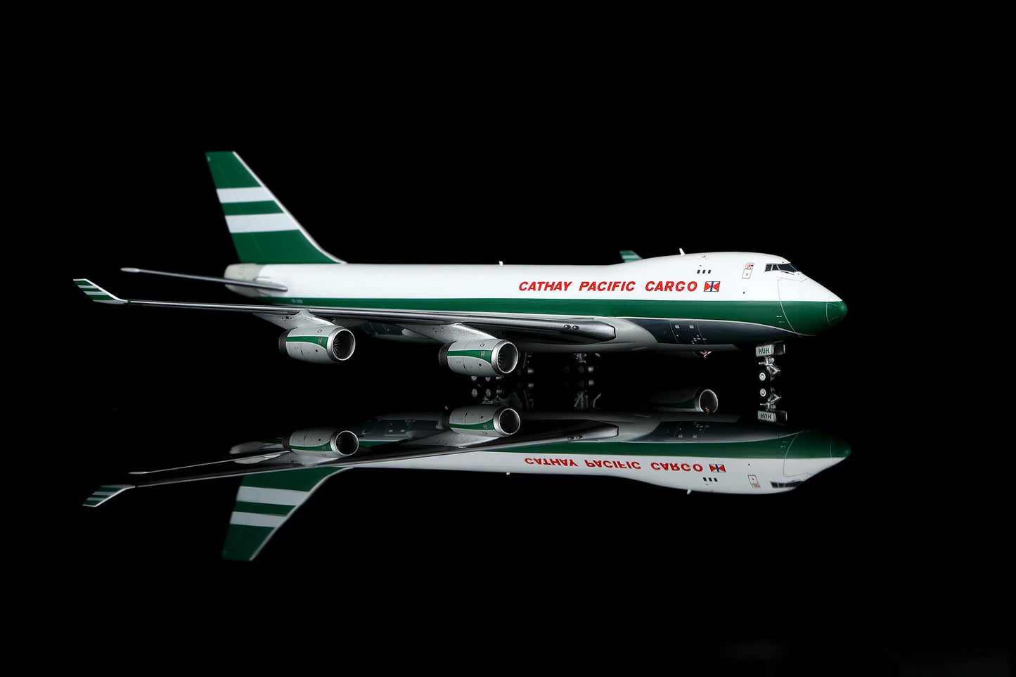 Cathay Pacific B747-400F VR-HUH Standard Version image 5