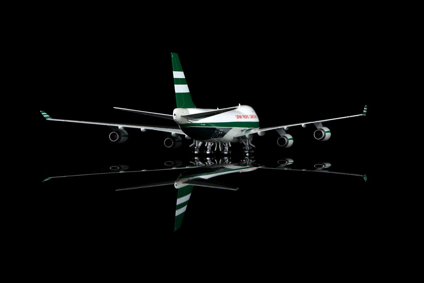 Cathay Pacific B747-400F VR-HUH Standard Version image 7