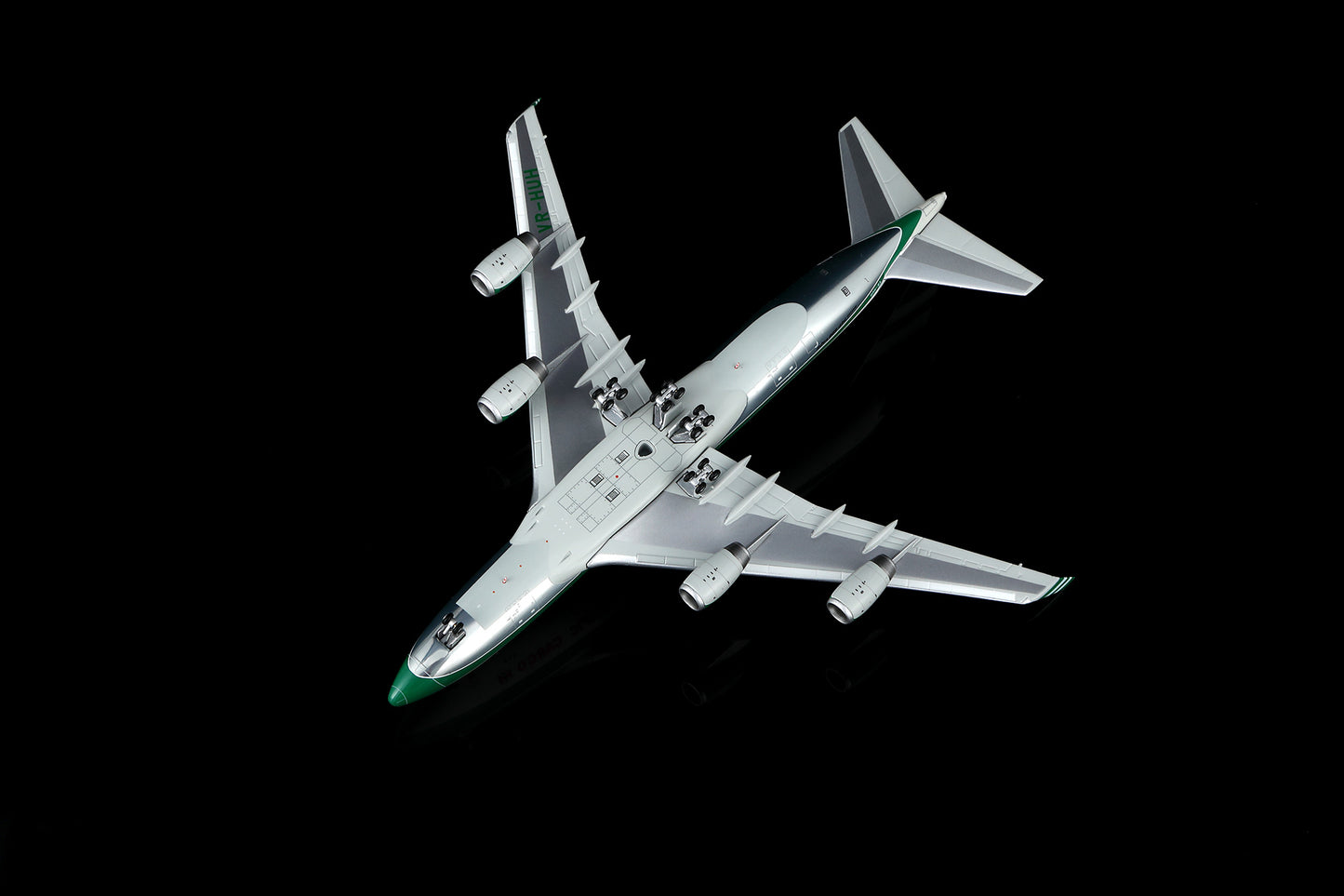 Cathay Pacific B747-400F VR-HUH Standard Version image 9