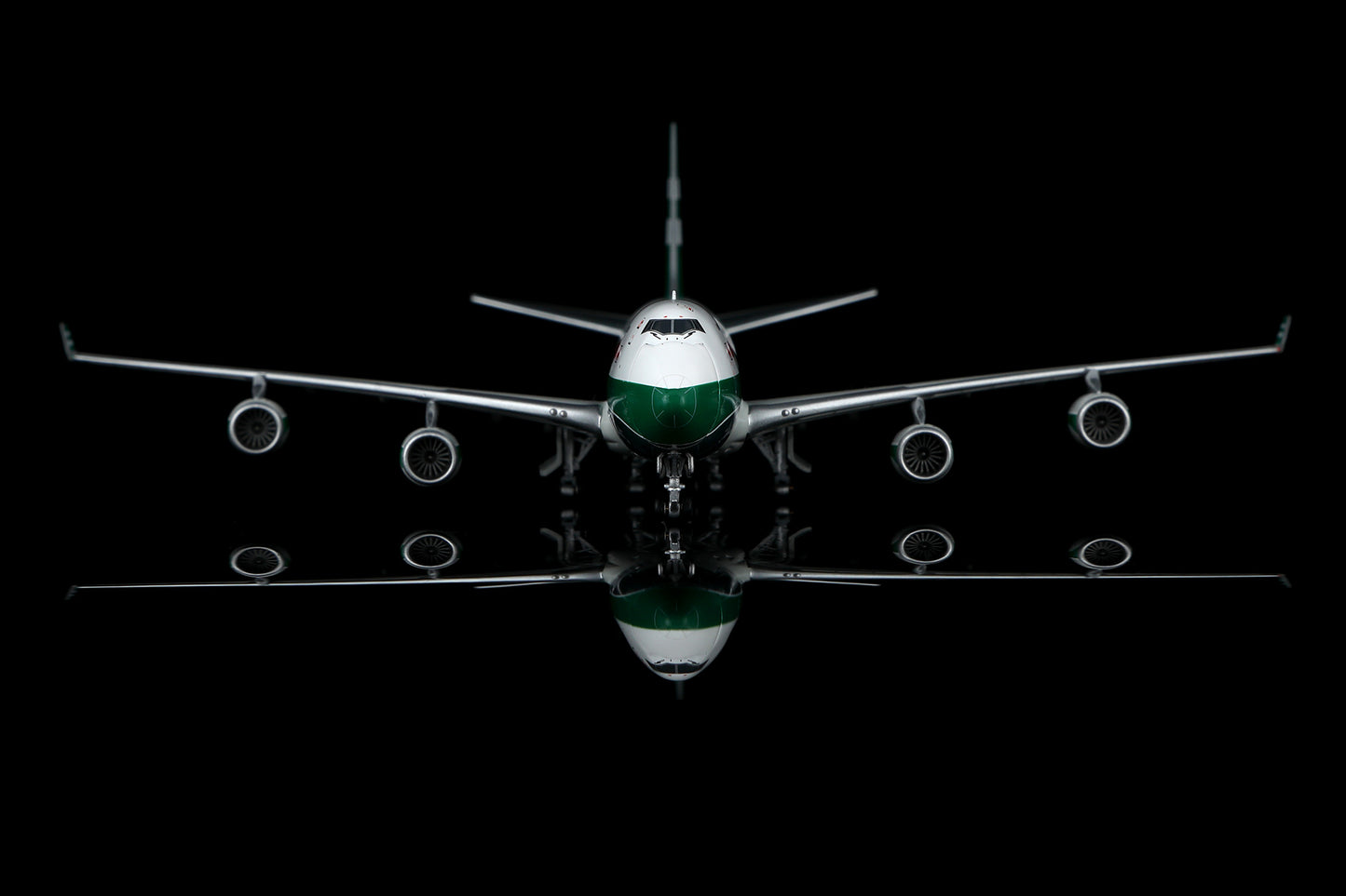 Cathay Pacific B747-400F VR-HUH Interactive Version image 15