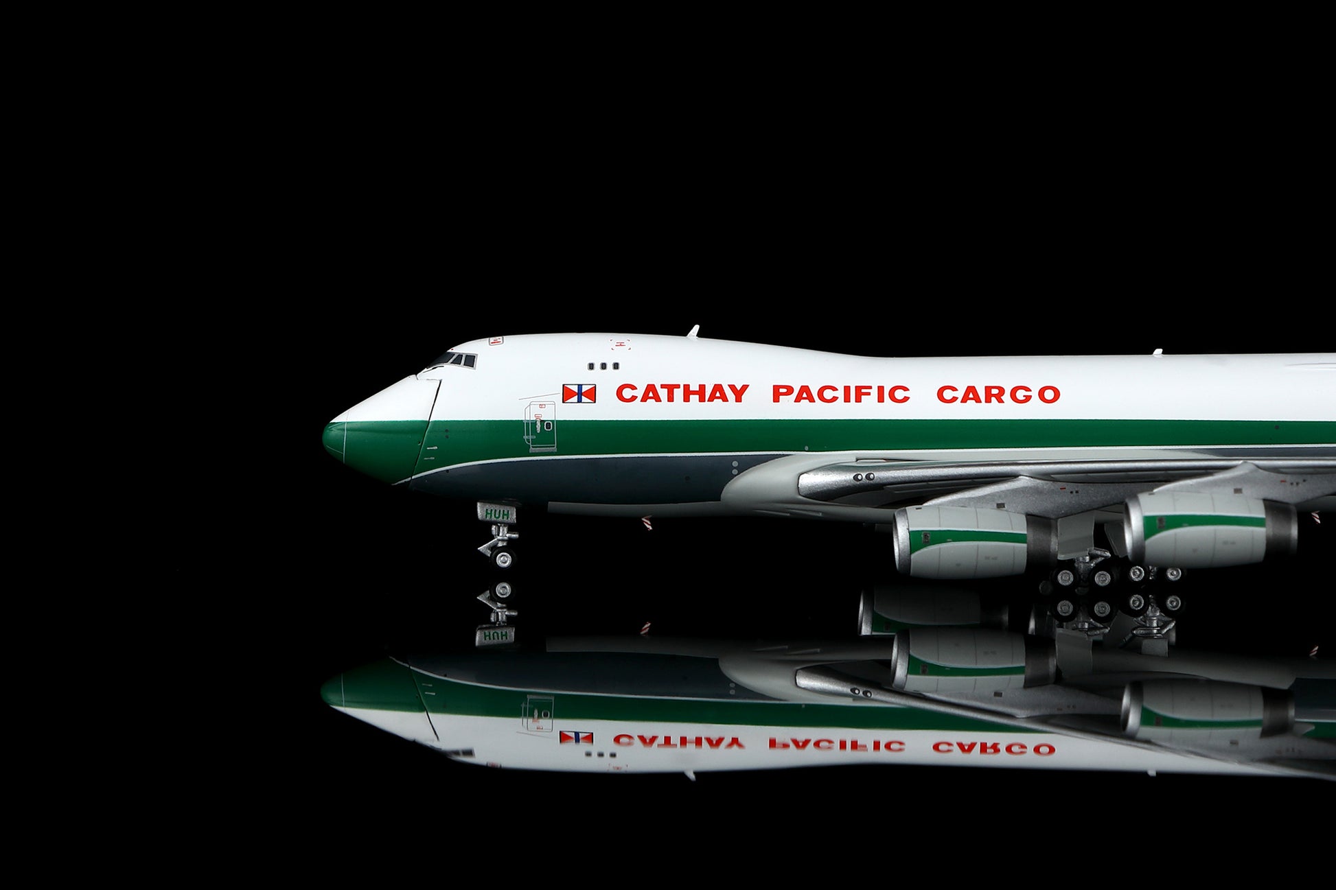 Cathay Pacific B747-400F VR-HUH Interactive Version image 18