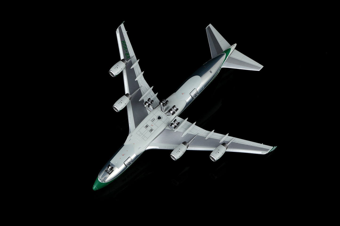 Cathay Pacific B747-400F VR-HUH Interactive Version image 21