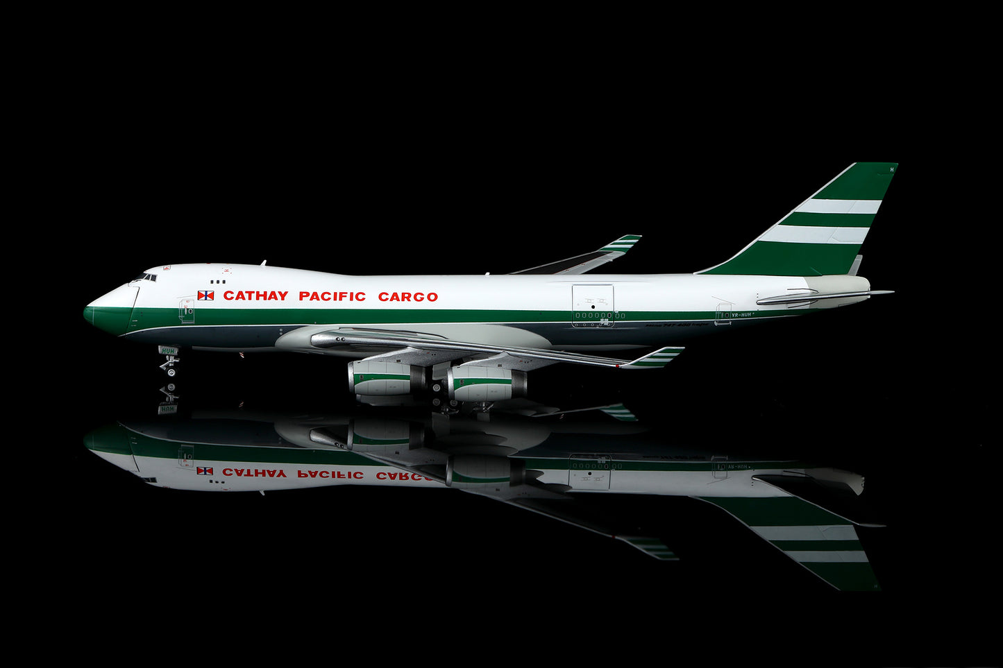 Cathay Pacific B747-400F VR-HUH Interactive Version image 28